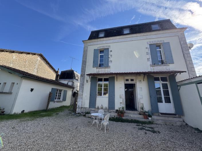 Image No.1-6 Bed House for sale