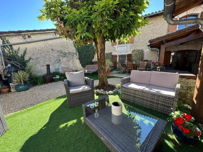 Image No.8-3 Bed Village House for sale