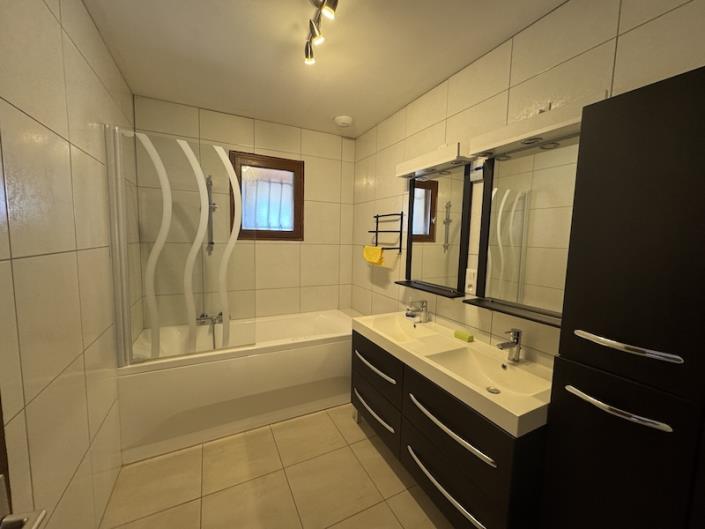 Image No.9-3 Bed Bungalow for sale