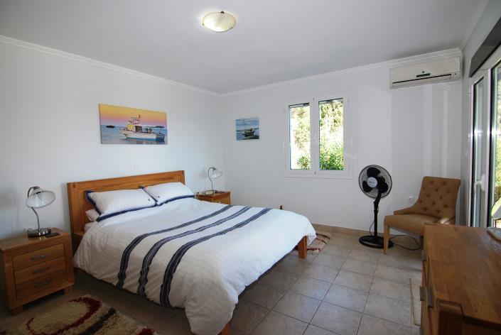 Image No.12-2 Bed Villa / Detached for sale