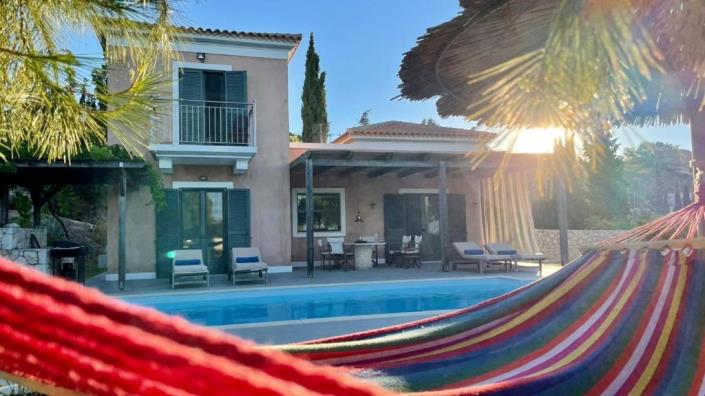 Image No.16-2 Bed Villa for sale