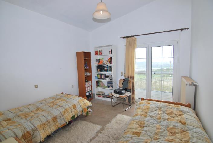 Image No.5-2 Bed House for sale