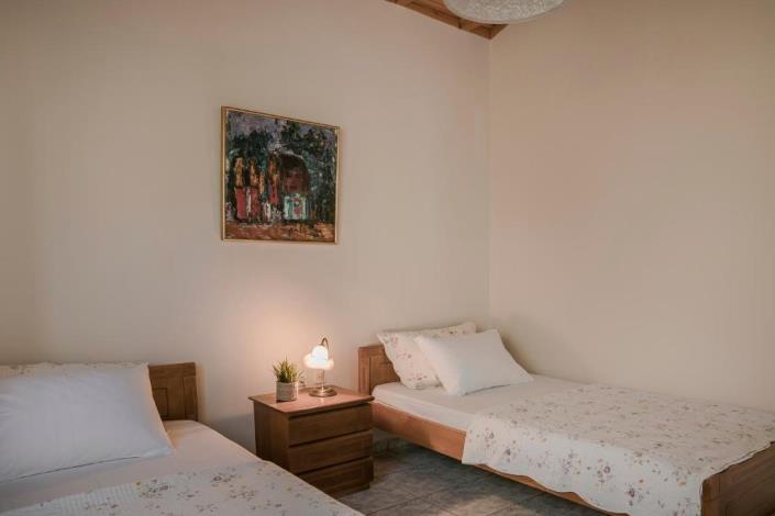 Image No.10-2 Bed Villa for sale