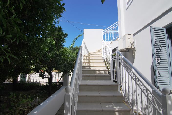 Image No.5-2 Bed House for sale