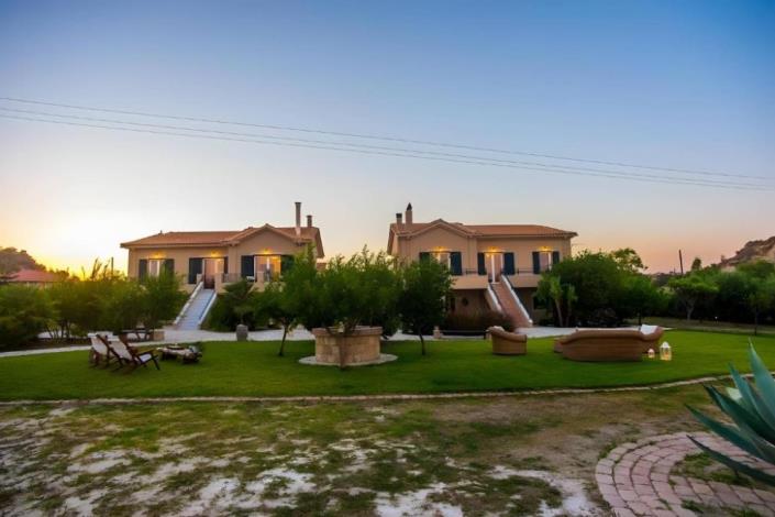 Image No.2-9 Bed Villa / Detached for sale