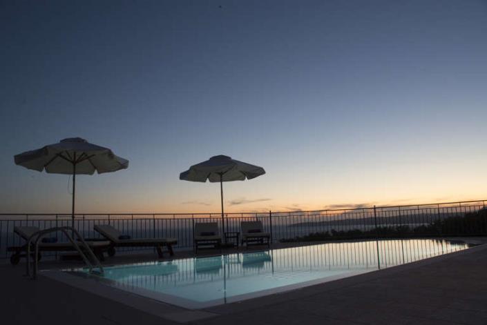 Image No.6-8 Bed Property for sale