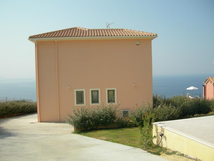 Image No.17-8 Bed Property for sale