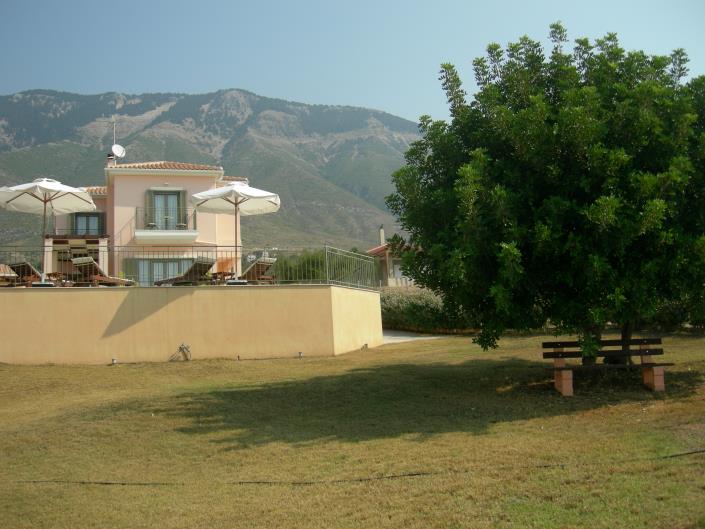 Image No.16-8 Bed Property for sale