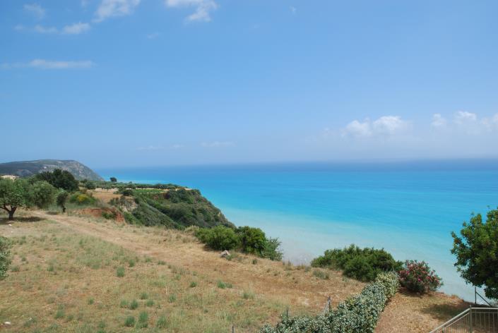 Image No.20-8 Bed Property for sale