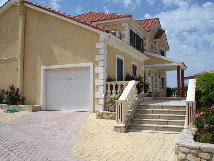 Image No.11-4 Bed Property for sale