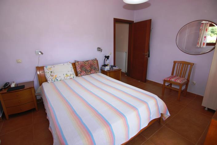 Image No.17-5 Bed House for sale