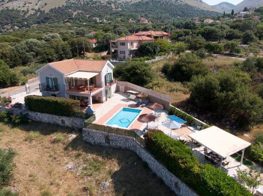 Image No.1-3 Bed Villa for sale