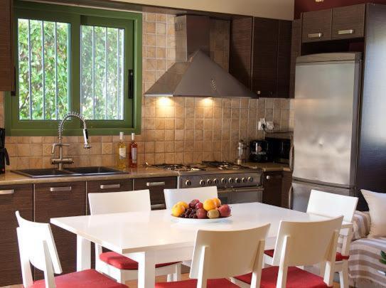 Image No.12-3 Bed Villa for sale