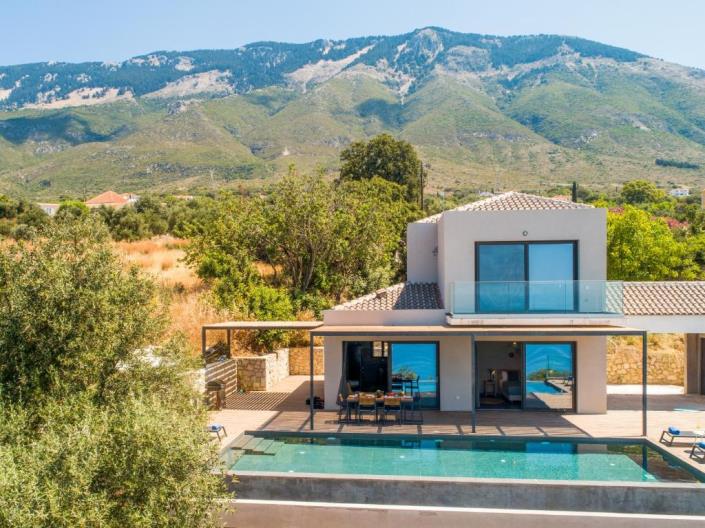 Image No.1-2 Bed Villa for sale