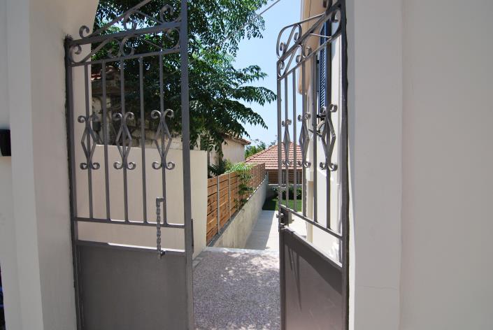 Image No.1-3 Bed House for sale