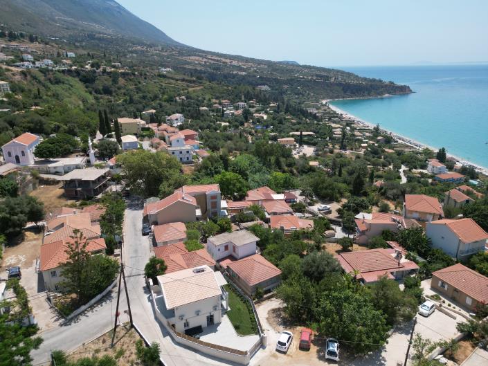 Image No.18-3 Bed House for sale