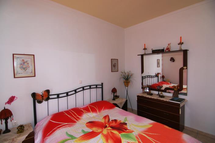 Image No.11-2 Bed Property for sale