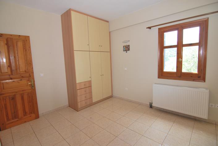 Image No.8-6 Bed Property for sale