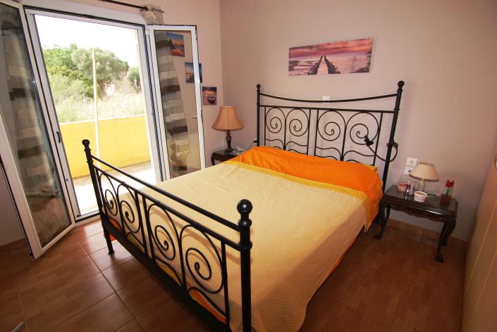 Image No.10-3 Bed House for sale