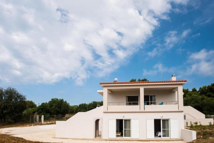 Image No.1-3 Bed Villa for sale
