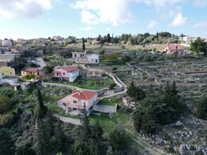 Image No.12-2 Bed House for sale