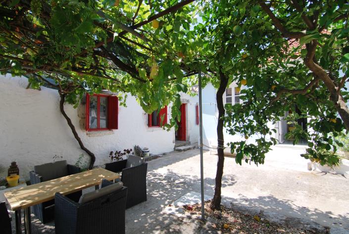 Image No.1-2 Bed House for sale