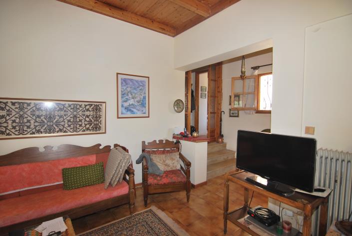 Image No.5-2 Bed House for sale