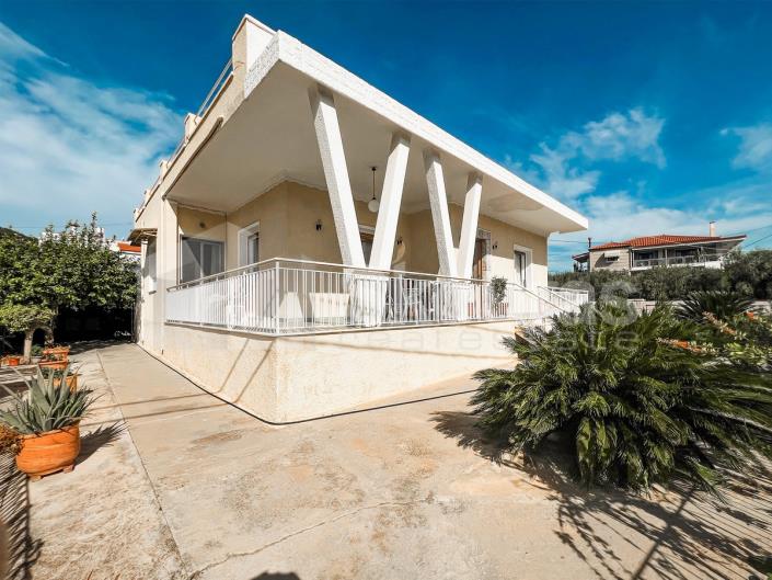 Image No.1-3 Bed House for sale