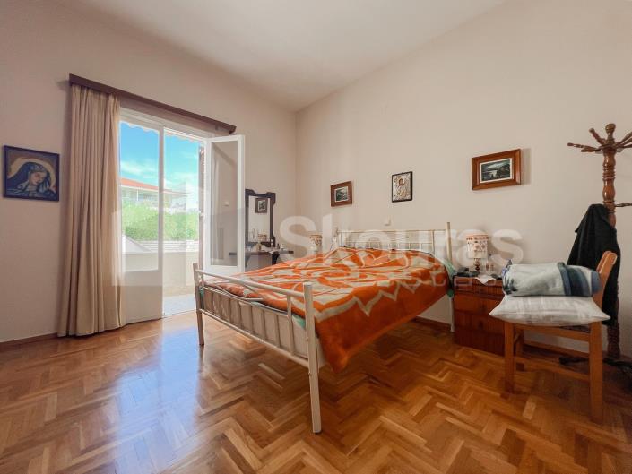 Image No.10-3 Bed House for sale