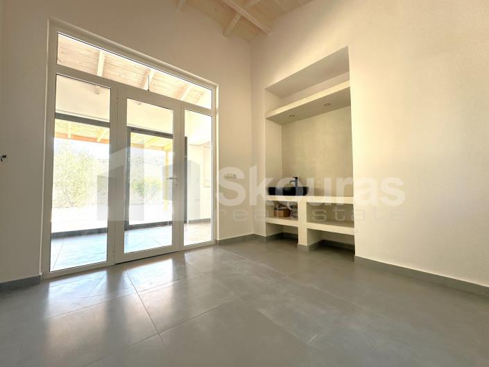 Image No.12-2 Bed House for sale