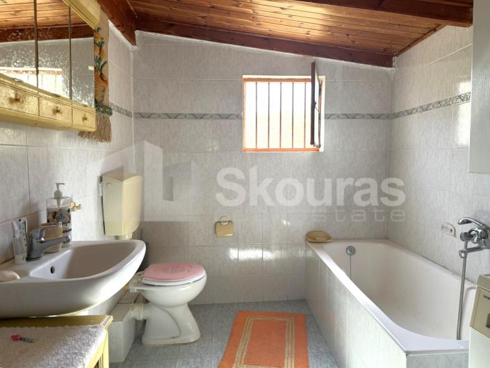 Image No.17-2 Bed House for sale