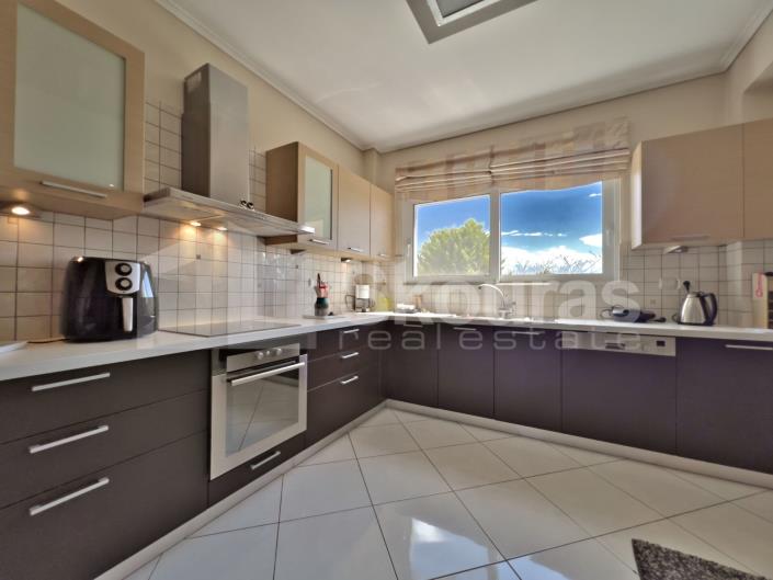 Image No.8-3 Bed House for sale