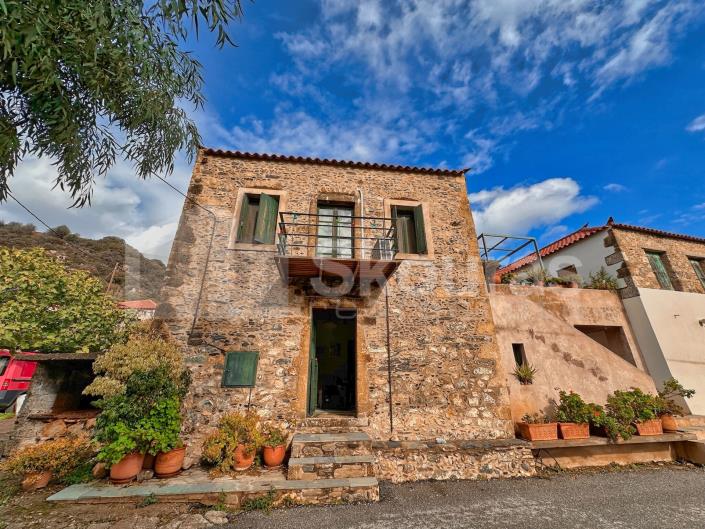 Image No.2-4 Bed House for sale