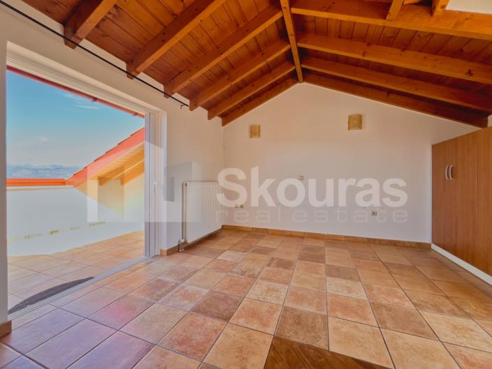 Image No.15-2 Bed Maisonette for sale