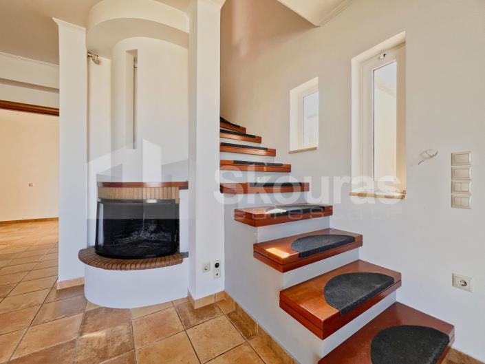 Image No.9-2 Bed Maisonette for sale