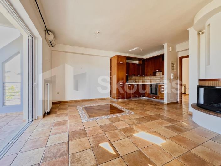 Image No.8-2 Bed Maisonette for sale