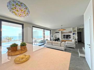 6e89c64c09a441ee934e4677bca67915