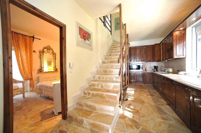 Image No.6-4 Bed House for sale