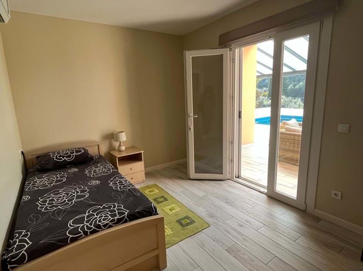 Image No.11-4 Bed House for sale