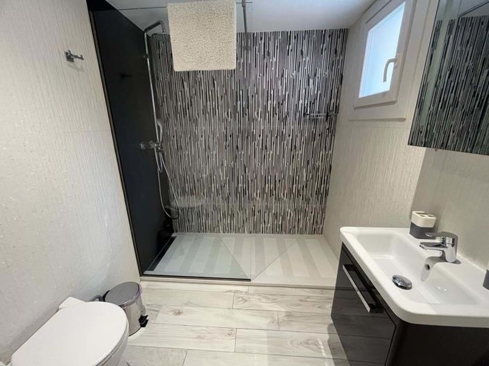 Image No.16-4 Bed House for sale