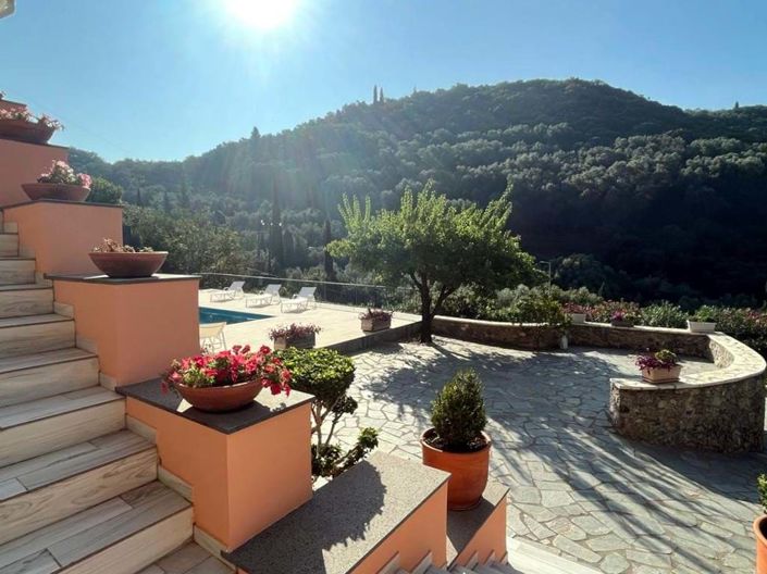 Image No.5-4 Bed House for sale