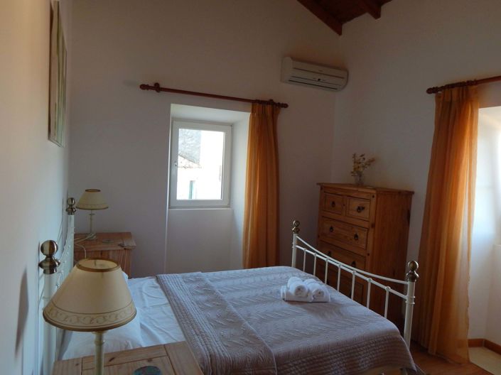 Image No.8-4 Bed House for sale