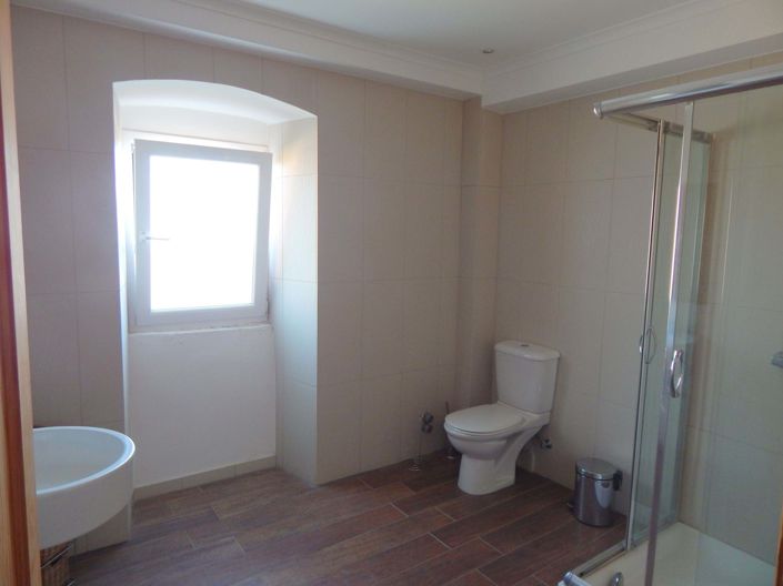 Image No.9-4 Bed House for sale