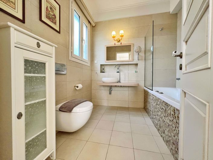 Image No.19-4 Bed House for sale