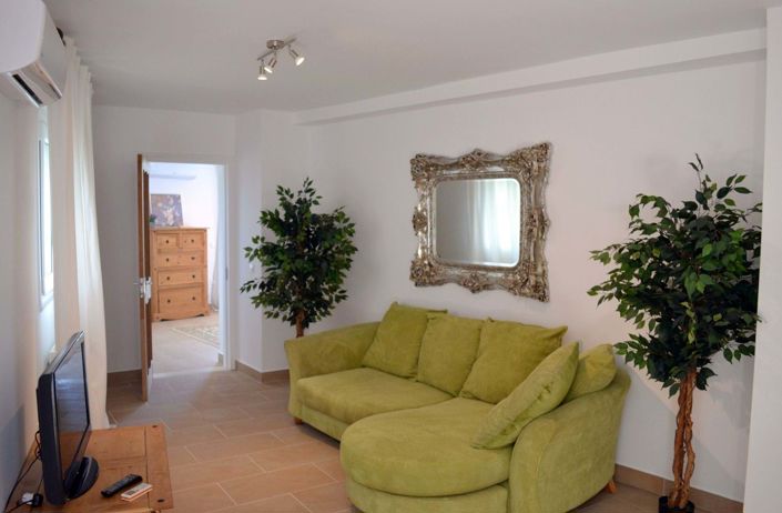 Image No.17-5 Bed House for sale