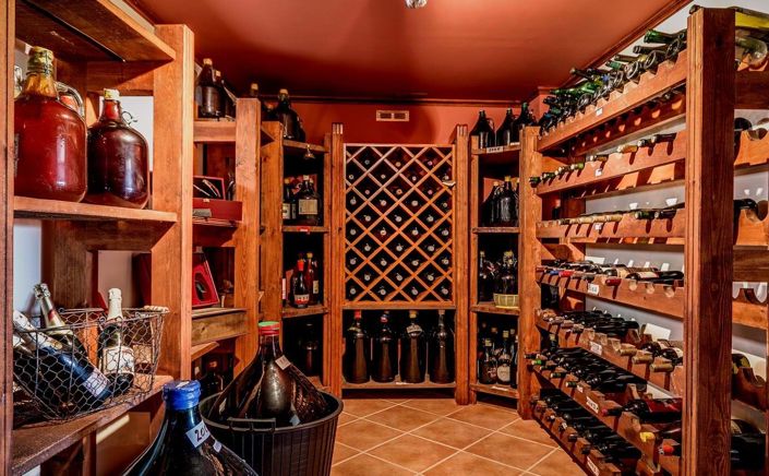 Image No.8-7 Bed House for sale