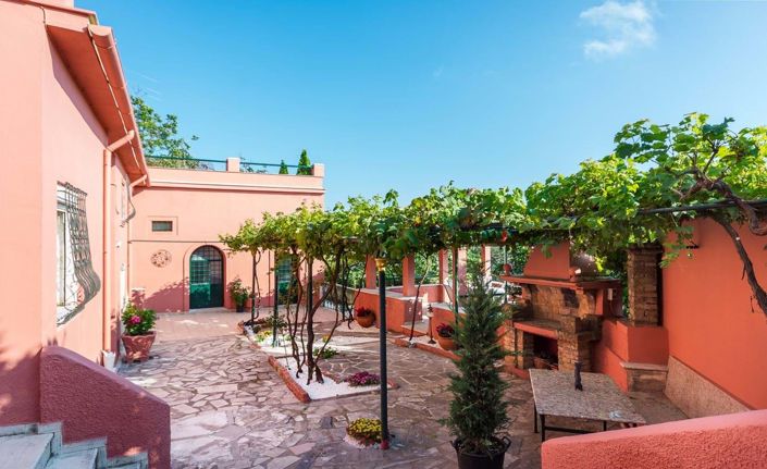 Image No.9-7 Bed House for sale