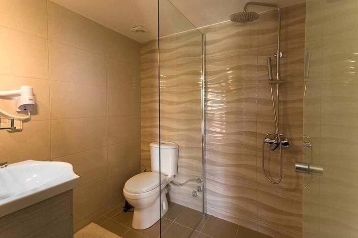 Image No.6-10 Bed Hotel for sale