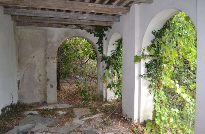 Image No.12-12 Bed Property for sale