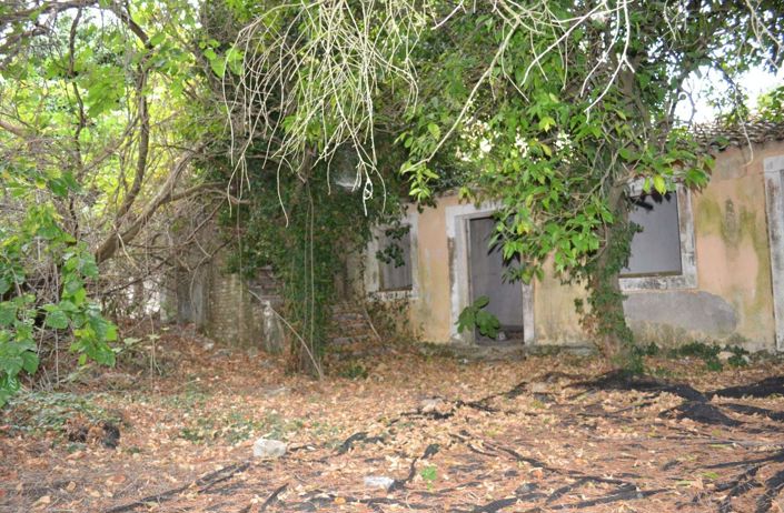 Image No.14-12 Bed Property for sale